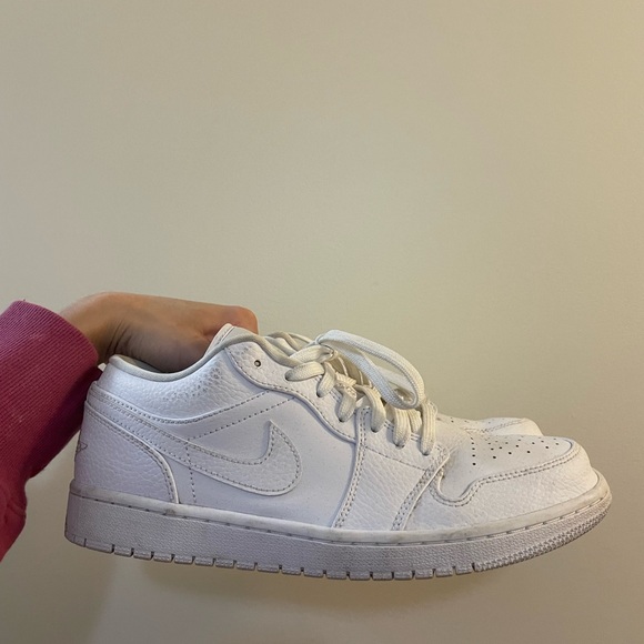 White low Jordan’s - Picture 2 of 3